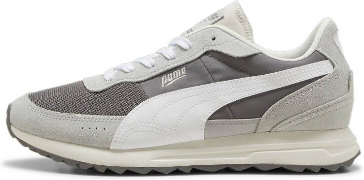 PUMA Sneakers