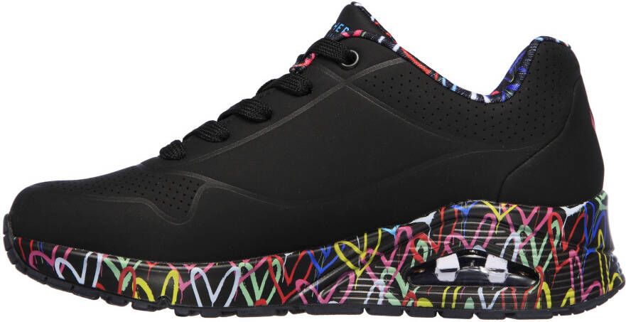 Skechers Sneakers met sleehak UNO-LOVING LOVE vrijetijdsschoen lage schoen veterschoen met coole graffiti-print