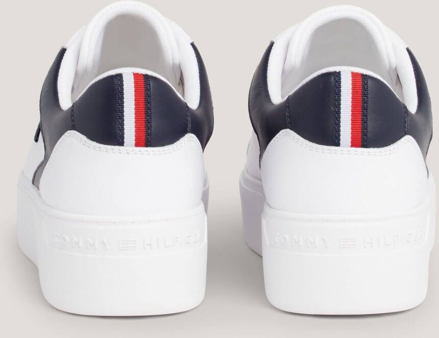 Tommy Hilfiger Plateausneakers TH PLATFORM COURT SNEAKER met contrastafwerking vrijetijdsschoen halve schoen veterschoen