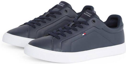 Tommy Hilfiger Plateausneakers ICON COURT LTH FLAG ESS vrijetijdsschoen lage schoen veterschoen met kleine logovlag