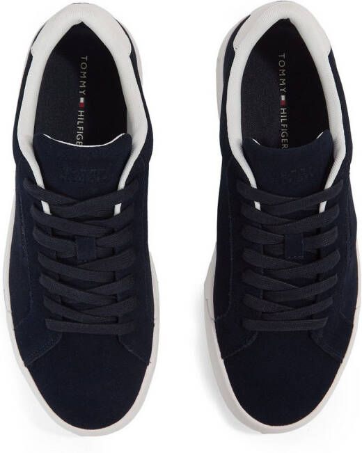 Tommy Hilfiger Plateausneakers TH COURT BETTER SUEDE vrijetijdsschoen lage schoen veterschoen met zijlogo