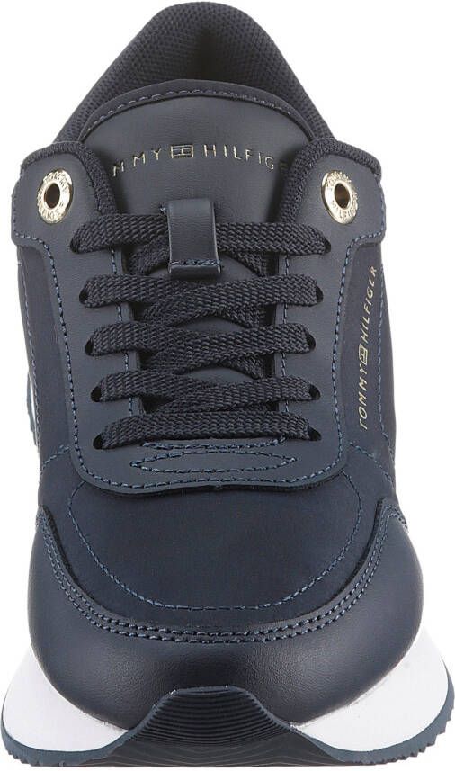 Tommy Hilfiger Sneakers ESSENTIAL RUNNER vrijetijdsschoen halve schoen veterschoen met gepolsterde schacht