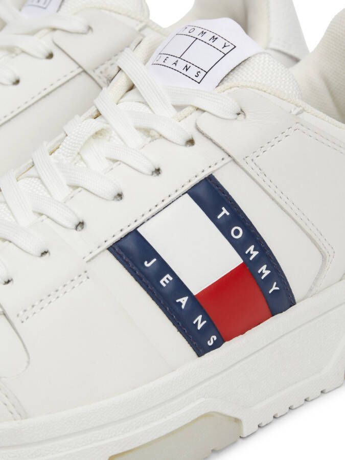 TOMMY JEANS Plateausneakers THE BROOKLYN ELEVATED met zijlogo-embleem vrijetijdsschoen halfhoge schoen veterschoen