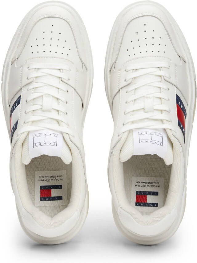 TOMMY JEANS Plateausneakers THE BROOKLYN ELEVATED met zijlogo-embleem vrijetijdsschoen halfhoge schoen veterschoen