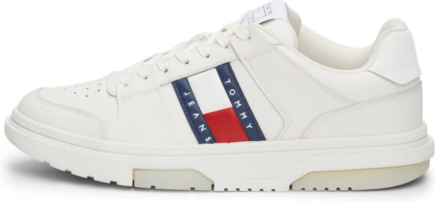 TOMMY JEANS Plateausneakers THE BROOKLYN ELEVATED met zijlogo-embleem vrijetijdsschoen halfhoge schoen veterschoen