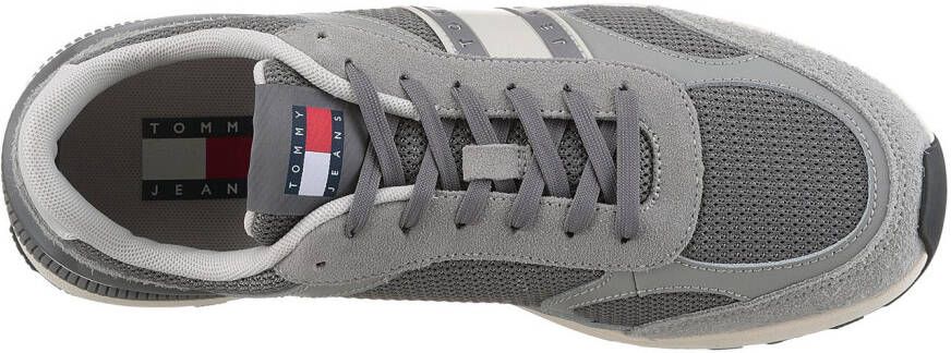 TOMMY JEANS Plateausneakers TJM TECHNICAL RUNNER ESS vrijetijdsschoen lage schoen veterschoen met gepolsterde schacht