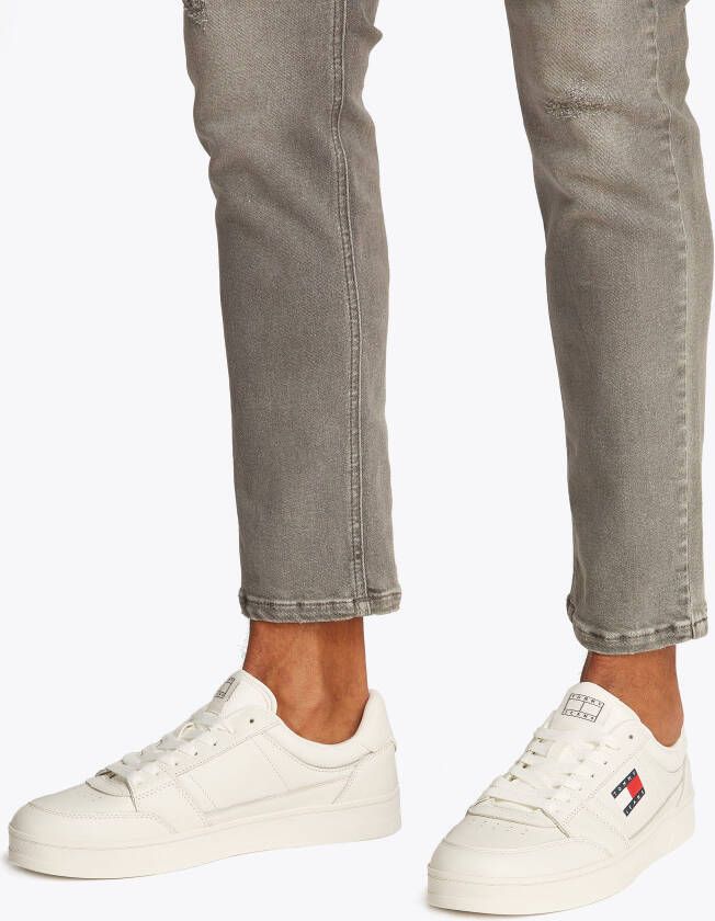 TOMMY JEANS Plateausneakers TJM THE GREENWICH NEW ESS vrijetijdsschoen lage schoen veterschoen in basket-style