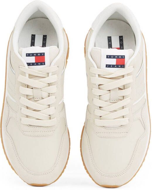 TOMMY JEANS Plateausneakers TJW EVA RETRO RUNNER vrijetijdsschoen lage schoen veterschoen met gepolsterde schacht