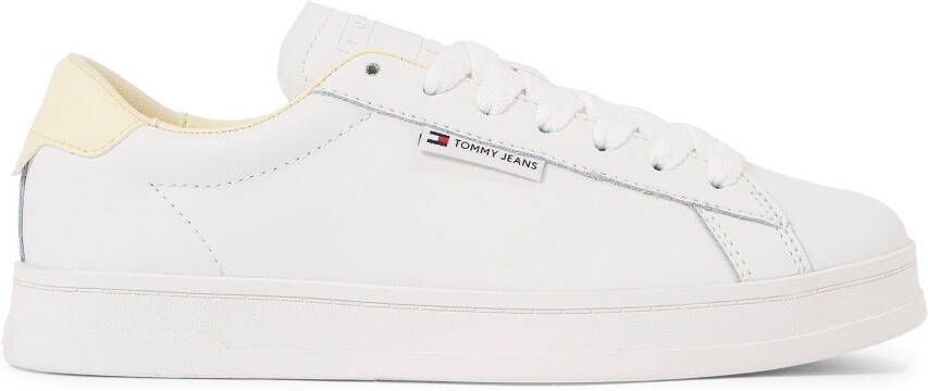 TOMMY JEANS Sneakers TJW COURT SNEAKER met label vrijetijdsschoen halfhoge schoen veterschoen