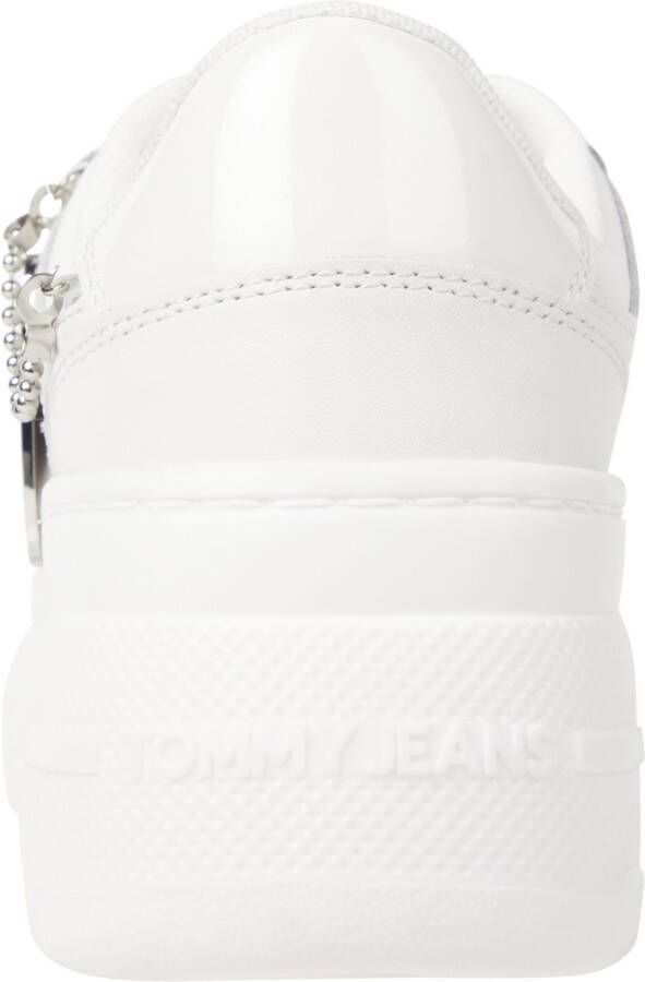 TOMMY JEANS Sneakers met sleehak TJW RETRO BASKET FLATFORM CHARM