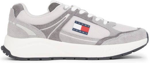 TOMMY JEANS Sneakers met sleehak TJM RUNNER MIX MATERIAL sleehak freizeitschoen halfschoen veterschoen met logovlag