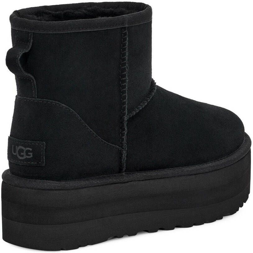 UGG Plateaulaarsjes Classic Mini Platform Winterlaarzen plateaulaarzen instaplaarzen om in te stappen