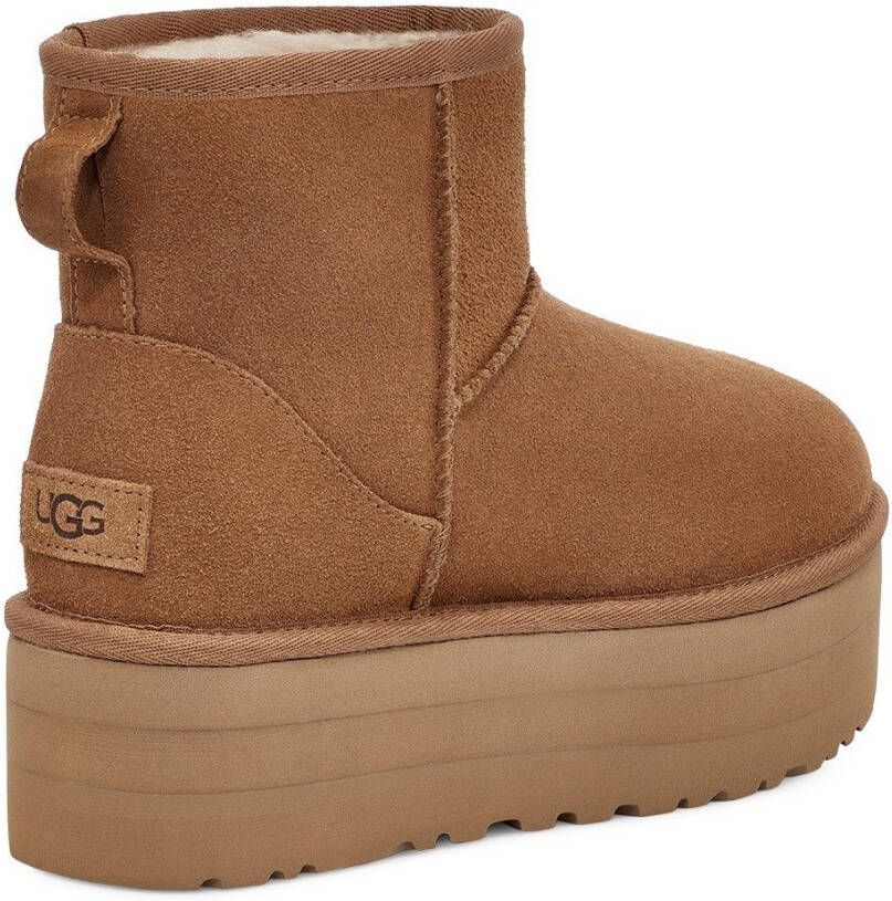 UGG Plateaulaarsjes Classic Mini Platform Winterlaarzen plateaulaarzen instaplaarzen om in te stappen