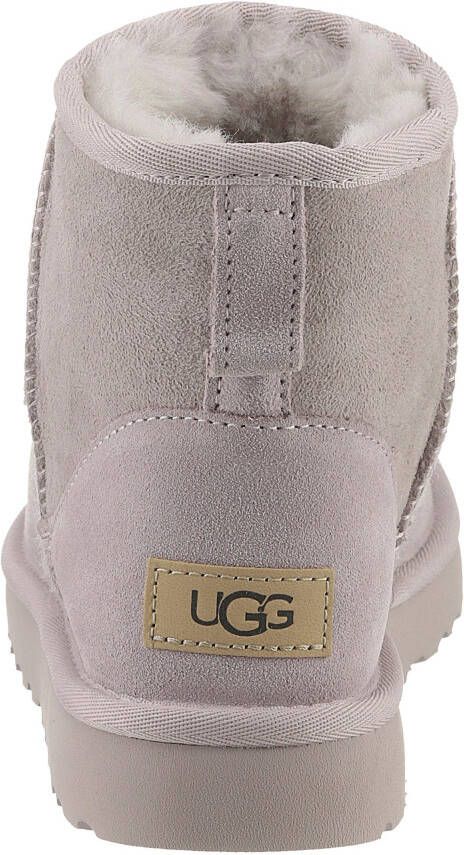 UGG Winterlaarzen Classic Mini 2 snowboots winterlaarzen instaplaarzen met lamsvacht smalle breedte