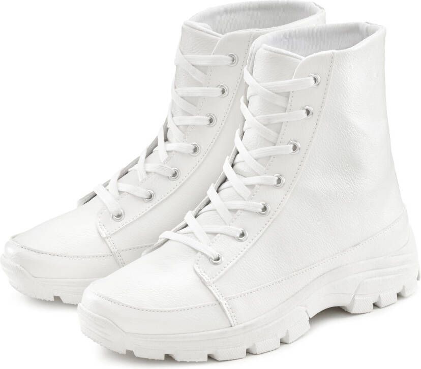 Lascana Laarsjes met modieuze profielzool & sportieve look high-top-sneaker veterschoenen