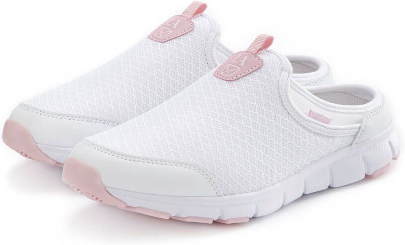 Lascana Slip-on sneakers Halfschoen vrijetijdsschoen sabot clogs van licht mesh-materiaal.