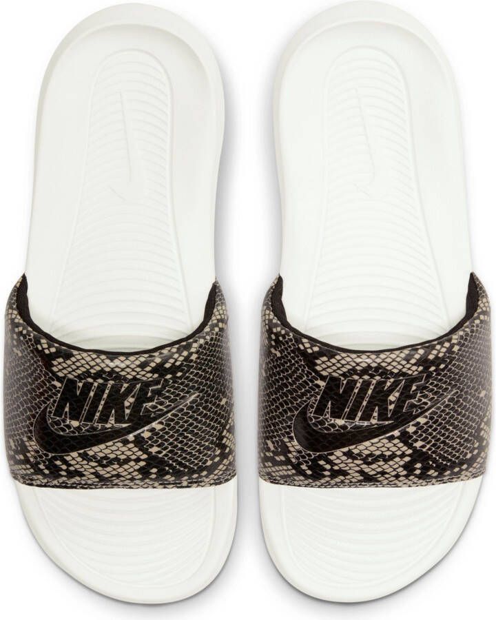 Nike Victori One Slipper met print voor dames Desert Sand Summit White Black Dames