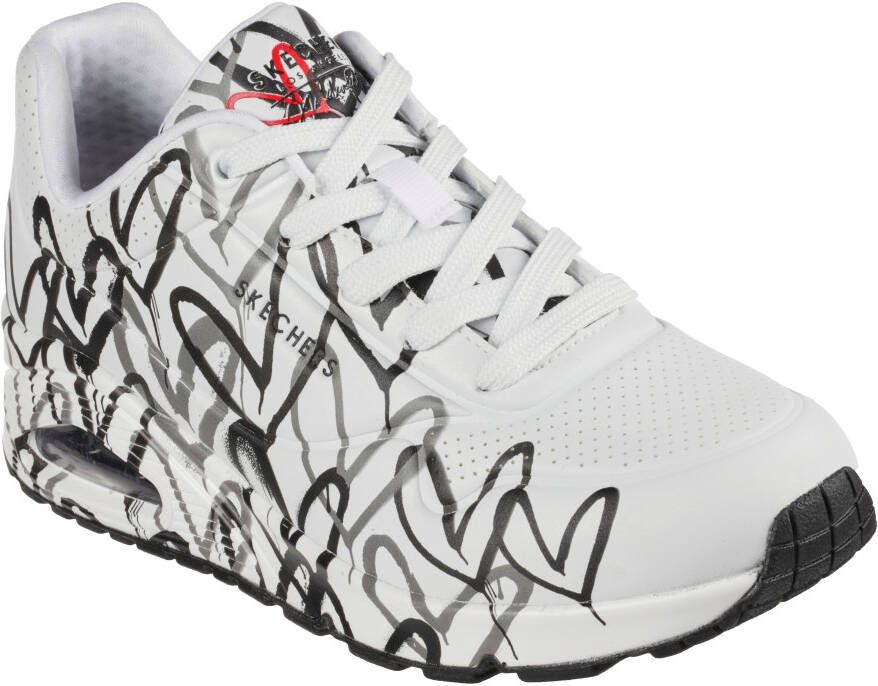 Skechers Sneakers met sleehak UNO-SPREAD THE LOVE vrijetijdsschoen lage schoen veterschoen met opvallende graffiti-print