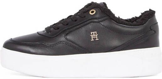 Tommy Hilfiger Plateausneakers ESSENTIAL PLATFORM SNEAKER FUR vrijetijdsschoen lage schoen veterschoen met zijlijk th-logo