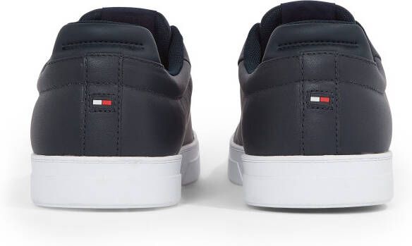 Tommy Hilfiger Plateausneakers ICON COURT LTH FLAG ESS vrijetijdsschoen lage schoen veterschoen met kleine logovlag