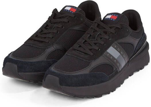 TOMMY JEANS Plateausneakers TJM TECHNICAL RUNNER ESS vrijetijdsschoen lage schoen veterschoen met gepolsterde schacht