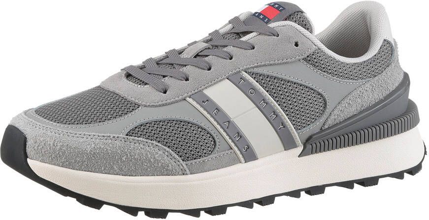 TOMMY JEANS Plateausneakers TJM TECHNICAL RUNNER ESS vrijetijdsschoen lage schoen veterschoen met gepolsterde schacht