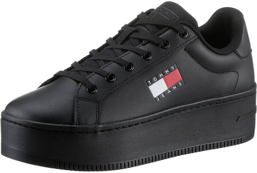 TOMMY JEANS Plateausneakers TJW FLATFORM ESS vrijetijdsschoen halve schoen veterschoen met gepolsterde schacht