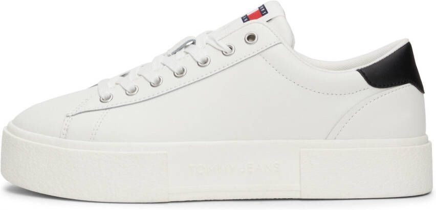 TOMMY JEANS Plateausneakers TJW FOXING FLATFORM SNEAKER vrijetijdsschoen lage schoen veterschoen met logo-opdruk in het plateau