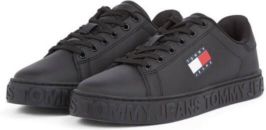 TOMMY JEANS Plateausneakers TJW LOGO OUTSOLE SNEAKER ESS vrijetijdsschoen lage schoen veterschoen met zijlogo-vlag