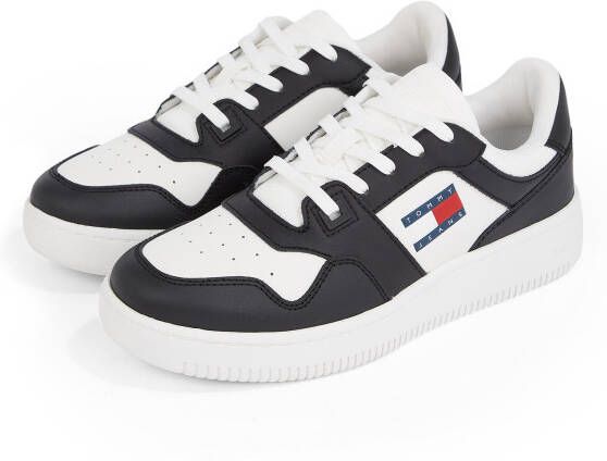 TOMMY JEANS Plateausneakers TJW RETRO BASKET ESS vrijetijdsschoen lage schoen veterschoen met zijlogo-vlag