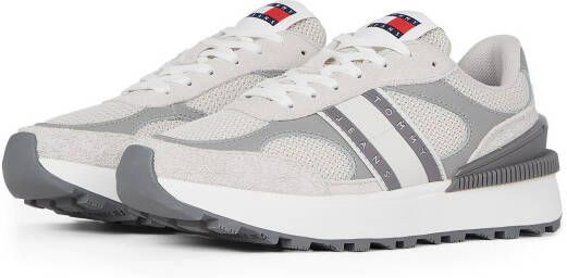 TOMMY JEANS Plateausneakers TJW TECH RUNNER vrijetijdsschoen lage schoen veterschoen met contrastafwerkingen