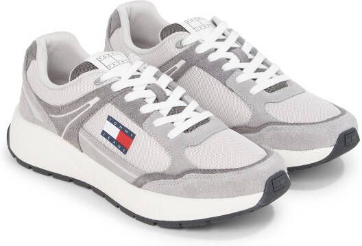 TOMMY JEANS Sneakers met sleehak TJM RUNNER MIX MATERIAL sleehak freizeitschoen halfschoen veterschoen met logovlag