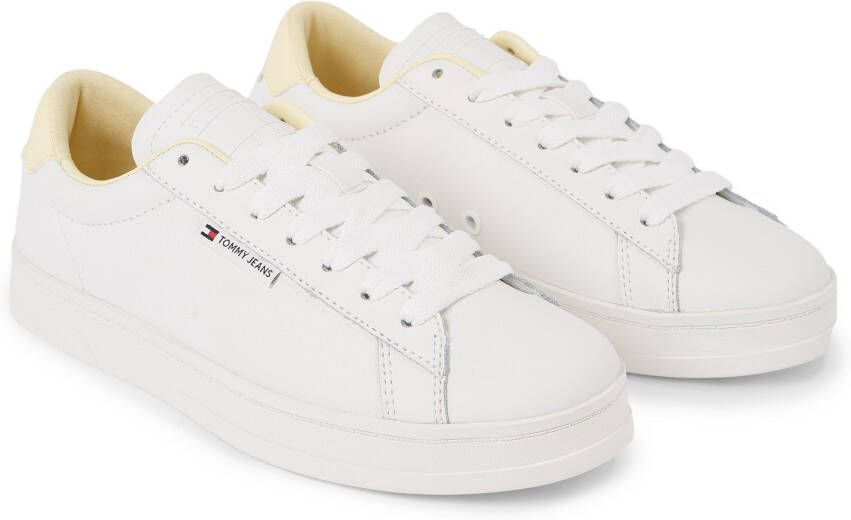 TOMMY JEANS Sneakers TJW COURT SNEAKER met label vrijetijdsschoen halfhoge schoen veterschoen