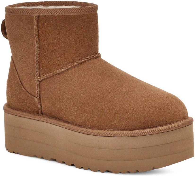 UGG Plateaulaarsjes Classic Mini Platform Winterlaarzen plateaulaarzen instaplaarzen om in te stappen