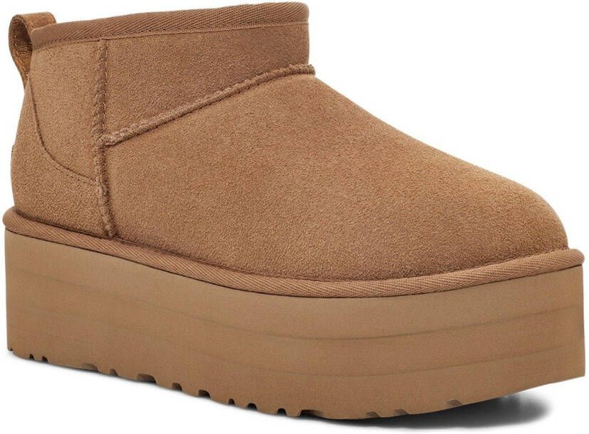 UGG Winterlaarzen Classic Ultra Mini Platform trend slip-on shoe with platform sole