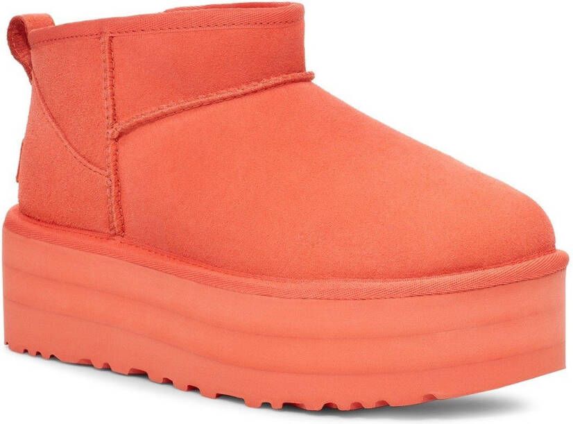 UGG Winterlaarzen Classic Ultra Mini Platform trend slip-on shoe with platform sole