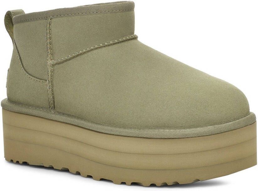 UGG Winterlaarzen Classic Ultra Mini Platform trend slip-on shoe with platform sole