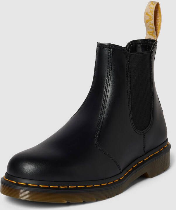 Dr. Martens Chelsea boots in leerlook model 'Vegan'