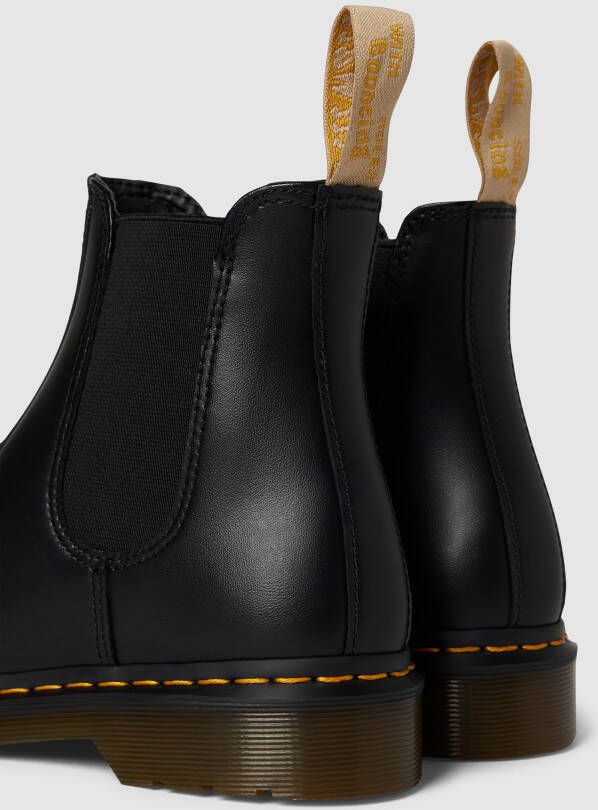 Dr. Martens Chelsea boots in leerlook model 'Vegan'