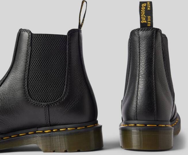 Dr. Martens Chelsea boots van leer met siernaad