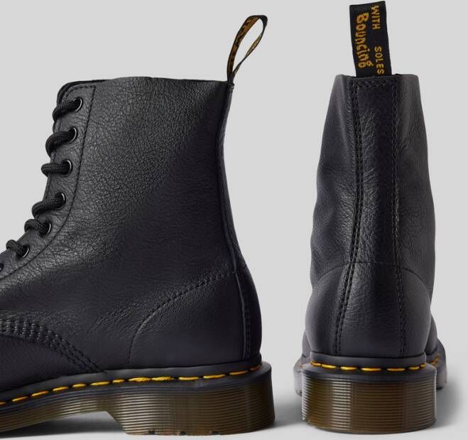 Dr. Martens Veterboots van leer met siernaad model 'Eye'