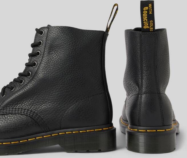 Dr. Martens Veterboots van leer met siernaad model 'Eye'