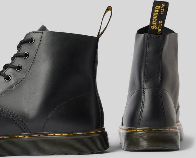 Dr. Martens Veterboots van leer met siernaad model 'Thurston Chukka'