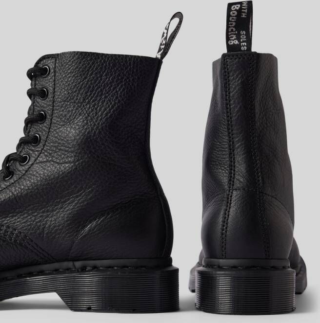 Dr. Martens Veterboots van leer met treklus model 'Pascal'