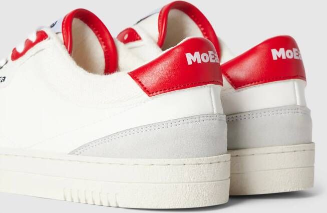 MoEa Sneakers met vetersluiting en labeldetails