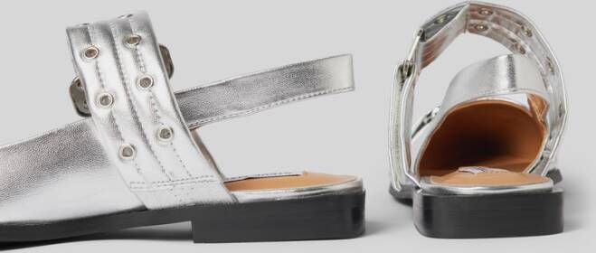 Steve Madden Ballerina's in laklook met studs