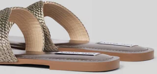 Steve Madden Slippers met brede schachtbrug model 'ZARNIA'