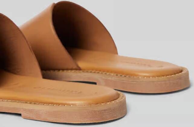 tamaris Slippers van leer met brede riempjes