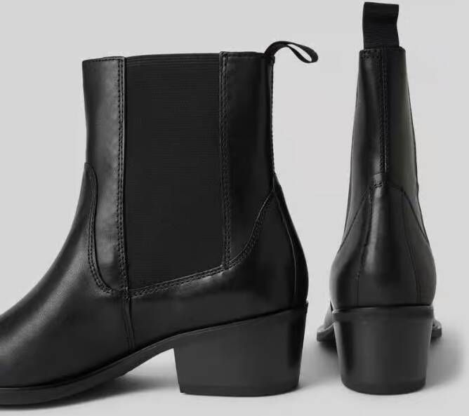 Vagabond Chelsea boots van leer met treklus model 'KELSEY'