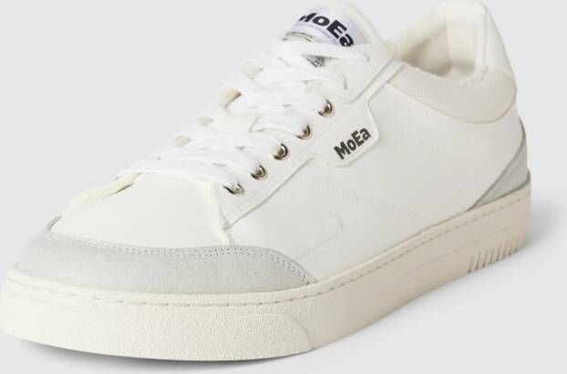 MoEa Sneakers in effen design